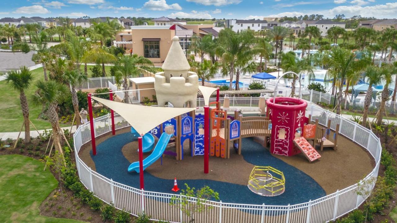 5 Bedrooms Townhome W- Splashpool - 8205sa Holiday home